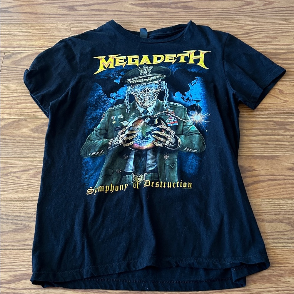 Black Graphic Tee - Short Sleeve